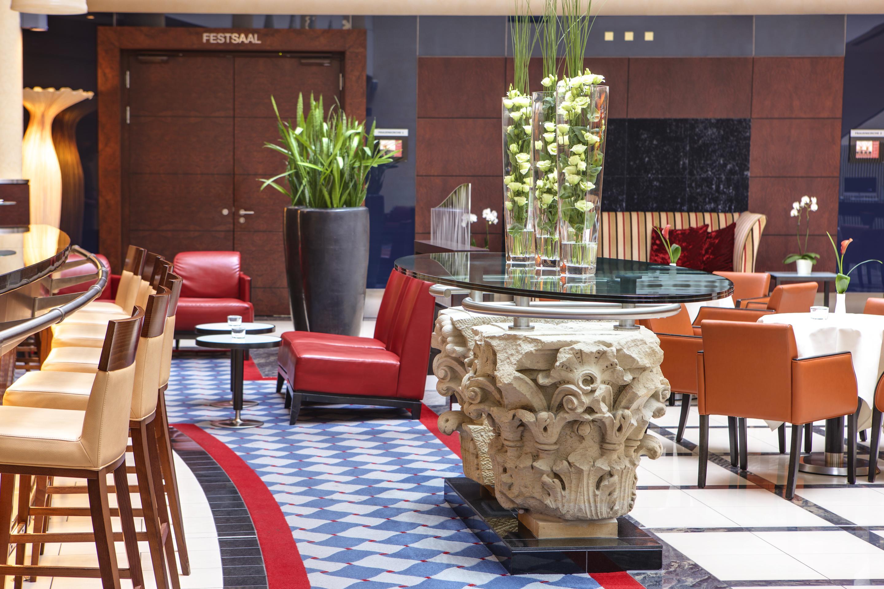Steigenberger Hotel De Saxe Dresde Exterior foto The lobby of the hotel