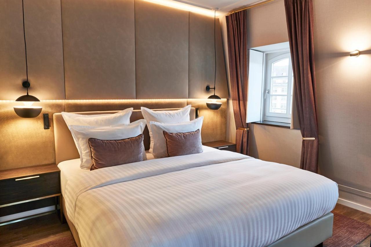 Steigenberger Hotel De Saxe Dresde Exterior foto A bedroom at the hotel